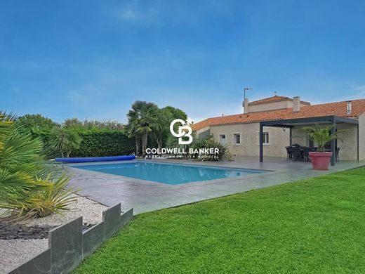 Casa di lusso a Sainte-Radégonde-des-Noyers, Vandea