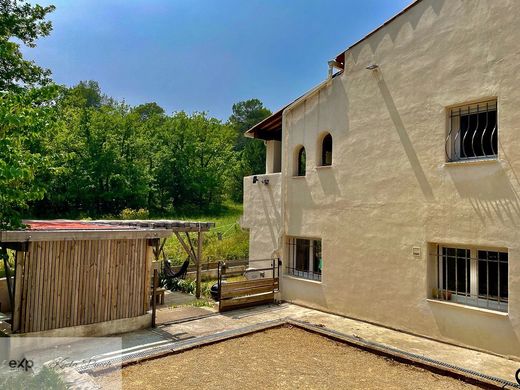 Luxus-Haus in Pierrevert, Alpes-de-Haute-Provence