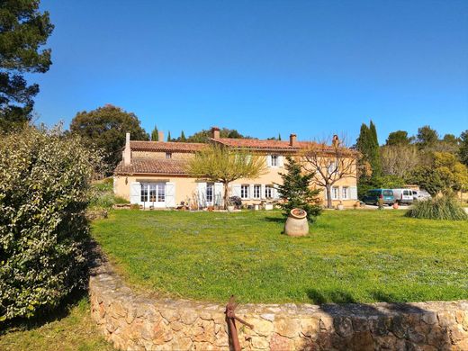 Maison de luxe à Moissac-Bellevue, Var