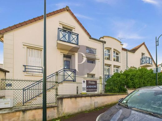 Casa di lusso a Le Plessis-Robinson, Hauts-de-Seine