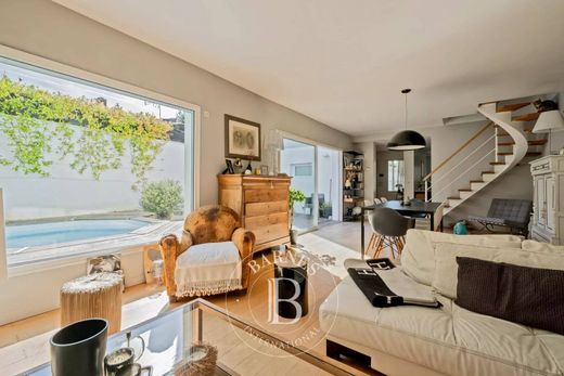 Casa di lusso a Le Bouscat, Gironda