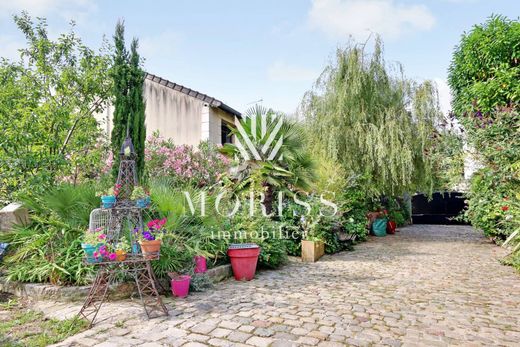 Lüks ev Neuilly-Plaisance, Seine-Saint-Denis