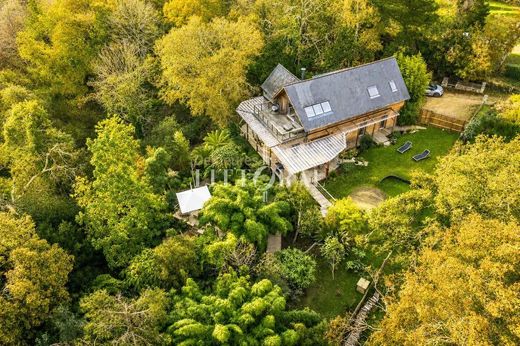 Luxus-Haus in Perros-Guirec, Côtes-d'Armor