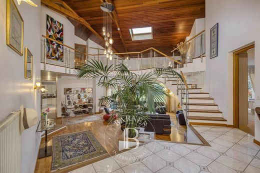 Villa en Divonne-les-Bains, Ain