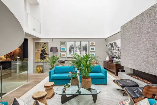 Luxury home in Chatelet les Halles, Louvre-Tuileries, Palais Royal, Paris