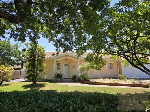 Luxury home in Gujan-Mestras, Gironde
