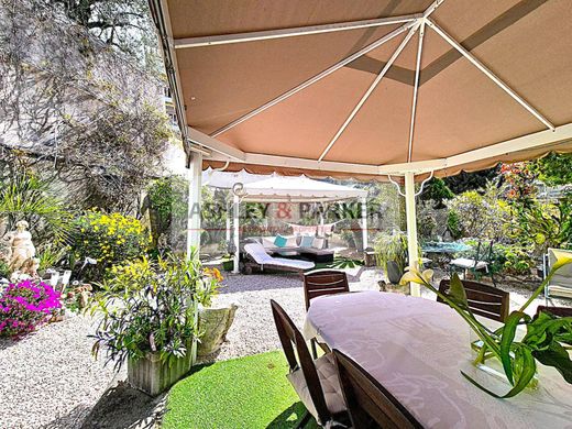 Apartment / Etagenwohnung in Nizza, Alpes-Maritimes