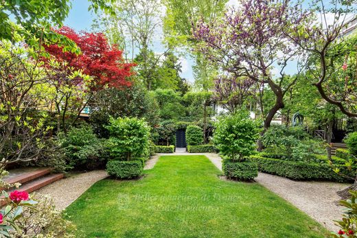 Luxury home in La Muette, Auteuil, Porte Dauphine, Paris