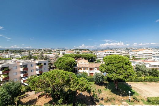 Daire Saint-Laurent-du-Var, Alpes-Maritimes
