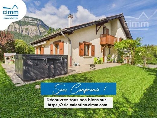 Luxe woning in Crolles, Isère