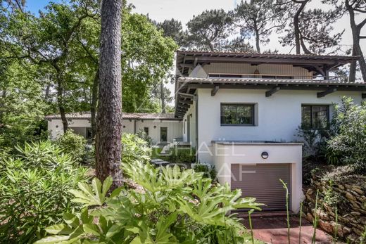 Luxury home in Pyla sur Mer, Gironde