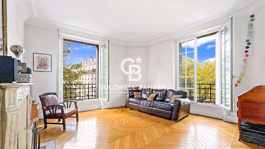 Apartment / Etagenwohnung in Montmartre, Abbesses, Grandes-Carrières, Paris