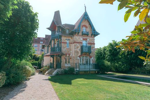 Deauville, Calvadosのヴィラ