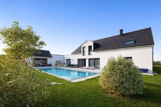 Maison de luxe à Pontacq, Pyrénées-Atlantiques