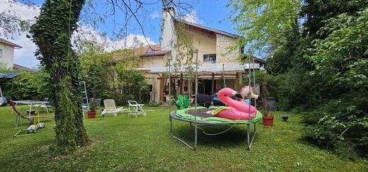 Casa de lujo en Oyonnax, Ain