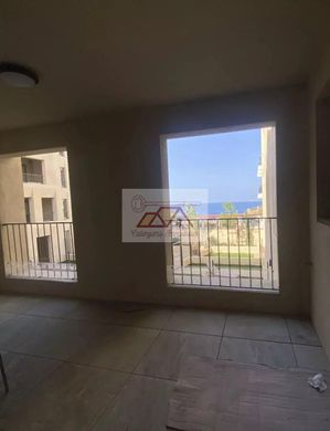Apartment / Etagenwohnung in Calvi, Haute-Corse