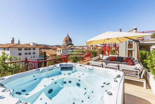 Penthouse Floransa, Firenze ilçesinde