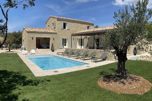 ﻣﻨﺰﻝ ﺭﻳﻔﻲ/ ﺑﻴﺖ ﻤﺰﺭﻋﺔ ﻓﻲ Gordes, Vaucluse