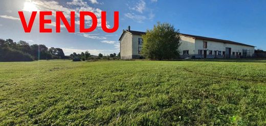 Rural or Farmhouse in Amel-sur-l'Étang, Meuse