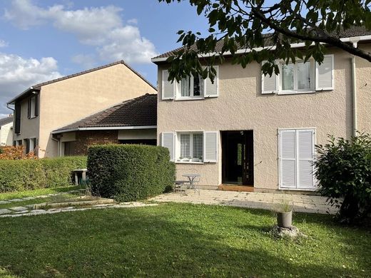 Luxury home in Saint-Germain-en-Laye, Yvelines