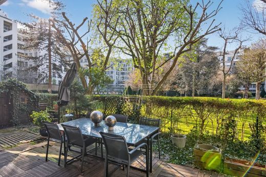 Apartment in Neuilly-sur-Seine, Hauts-de-Seine