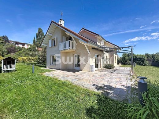 Luxury home in Grilly, Ain
