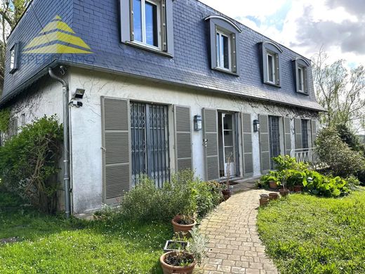 Luxury home in Boussy-Saint-Antoine, Essonne