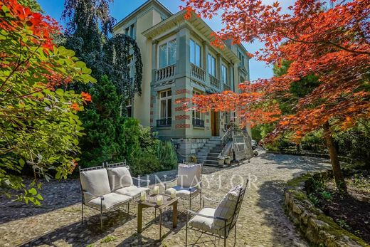 منزل ﻓﻲ Montreux, Riviera-Pays-d'Enhaut District