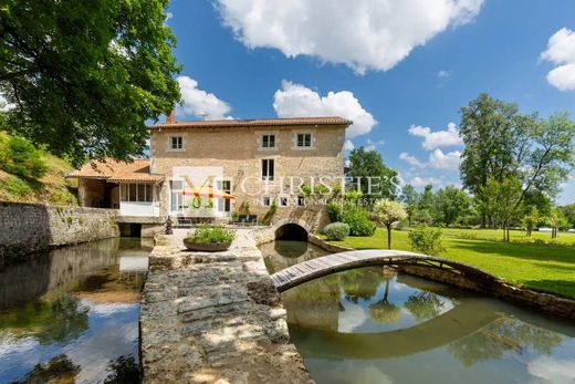 Maison de luxe à Angoulême, Charente