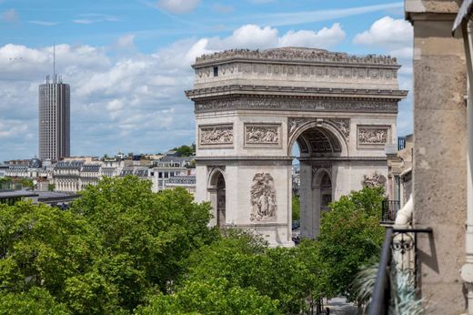 아파트 / Champs-Elysées, Madeleine, Triangle d’or, Paris