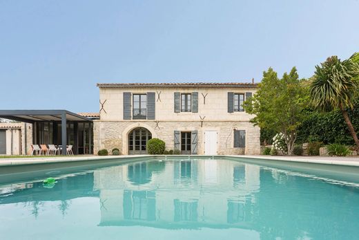 Luxury home in Saint-Étienne-du-Grès, Bouches-du-Rhône