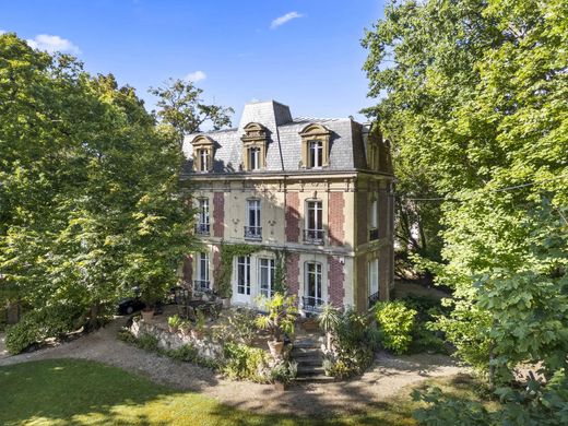 Luxury home in Le Vésinet, Yvelines