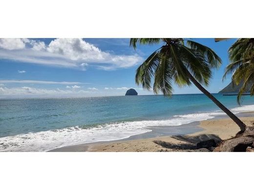 Apartment / Etagenwohnung in Le Diamant, Martinique