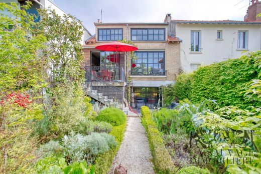 Luxury home in Issy-les-Moulineaux, Hauts-de-Seine