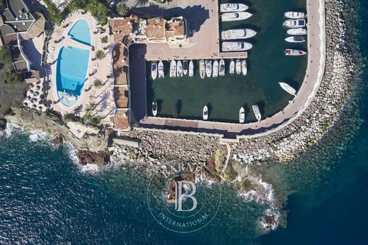 Apartment / Etagenwohnung in Théoule-sur-Mer, Alpes-Maritimes