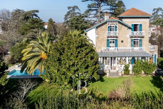 Элитный дом, Bayonne, Pyrénées-Atlantiques