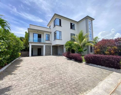 Villa in Grand Baie, Rivière du Rempart District