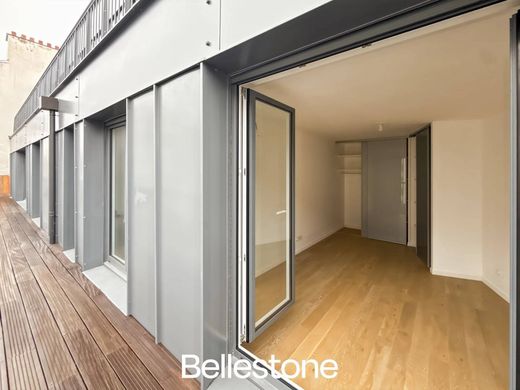 Apartment in Buttes-Chaumont, Villette, Bas Belleville, Paris