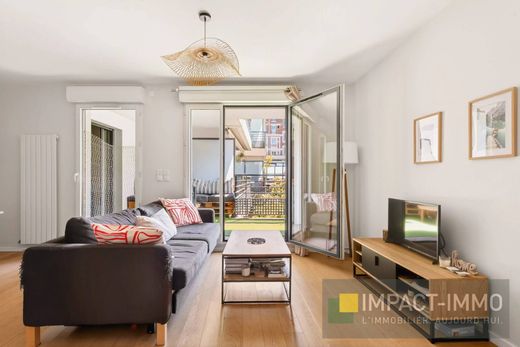 Apartament w Courbevoie, Hauts-de-Seine