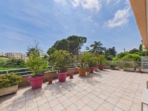 Appartement à Juan-les-Pins, Alpes-Maritimes