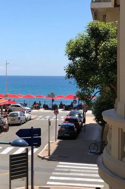 Apartment / Etagenwohnung in Menton, Alpes-Maritimes