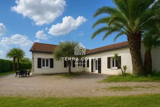 منزل ﻓﻲ Cauneille, Landes