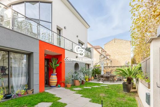 منزل ﻓﻲ La Garenne-Colombes, Hauts-de-Seine