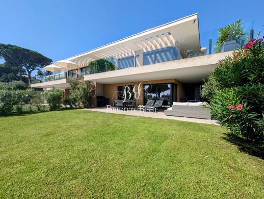 Apartment / Etagenwohnung in Sainte-Maxime, Var
