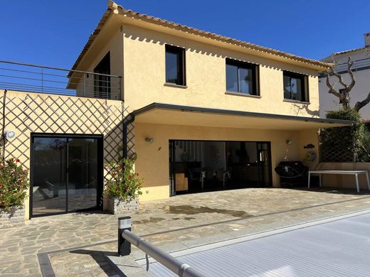 Villa à Sainte-Lucie de Porto-Vecchio, Corse-du-Sud