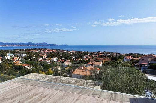 Luxe woning in Saint-Aygulf, Var