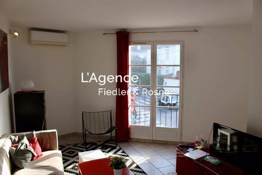 Apartment / Etagenwohnung in Saint-Tropez, Var