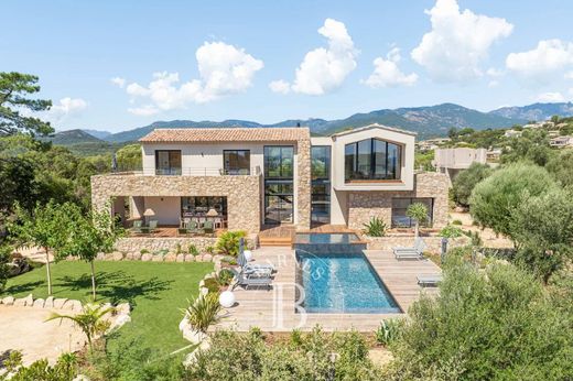 Villa en Sainte-Lucie de Porto-Vecchio, Córcega del Sur