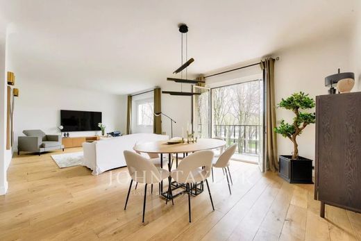 Квартира, Tour Eiffel, Invalides – Ecole Militaire, Saint-Thomas d’Aquin, Paris