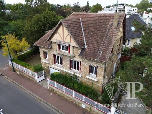 Luxury home in Le Vésinet, Yvelines